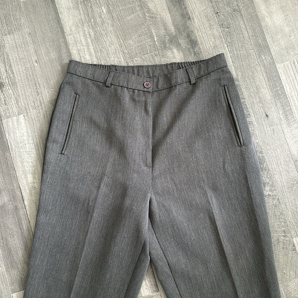 Kim Rogers petite Women’s Gray Elastic Waist Insets With Pockets Pants
⁩ - Picture 3 of 14